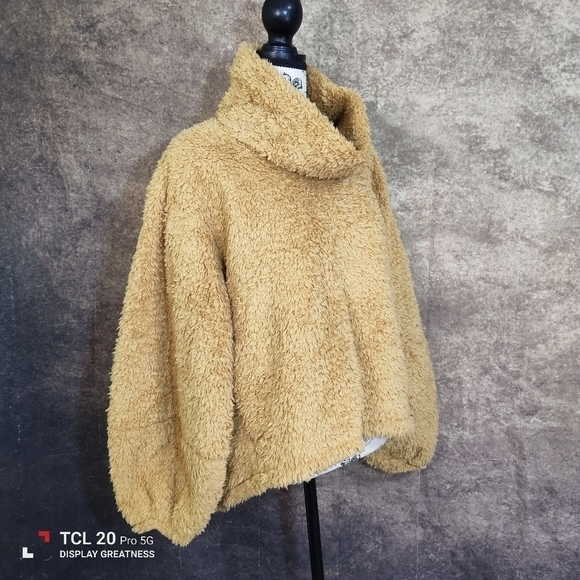 Lululemon Warm Restore Sherpa Pullover Gold Buff M/L NEW Teddy - Picture 4 of 8